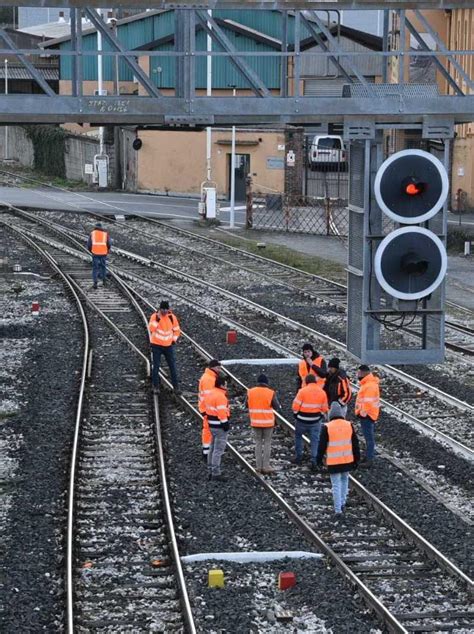 Treno Deragliato A Iseo Scontro In Regione Subito Una Verifica Su