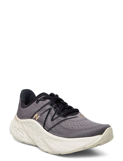 New Balance Fresh Foam X More V4 Running Shoes