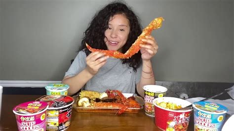 Seafood Boil And Ramen Mukbang So Spicyyy Youtube