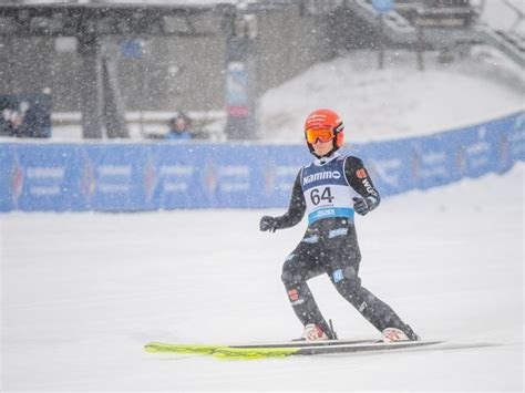 Katharina Schmid Feiert Doppelsieg Mit Metern Vorsprung Auf Selina