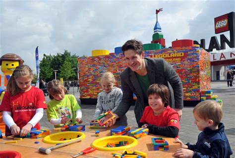 Matthias Steiner Vollendet Gr Ten Lego Stein Der Welt Im Legoland