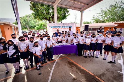 Gobierno de Mazatlán realiza Lunes Cívico en la escuela Ricardo Flores