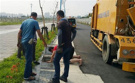 南屯楓樹里農田灌溉溝遭倒廢液 市府清除並全力追查中 生活 中時