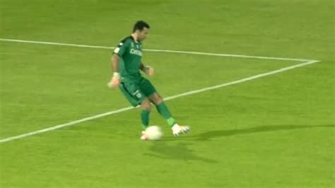 Buffon D Furada Bizarra E Entrega Gol Para Time Advers Rio Assista