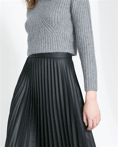 Zara Woman Pleated Midi Skirt Fashion Style Pleated Midi Skirt