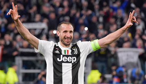 Giorgio Chiellini Le Migliori Foto Con La Juventus Juventus