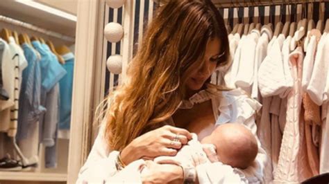 Sigue El Verano La China Su Rez Hizo Estallar Las Redes Con Una Foto En Bikini Infobae