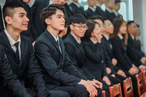 Hot boy Học viện Toà án gây sốt mạng năm trước giờ ra sao