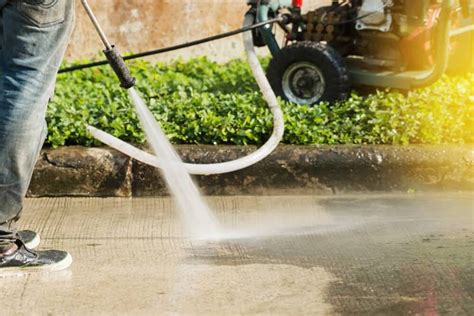 Pressure Washing Tips for Concrete Driveways - SealGreen