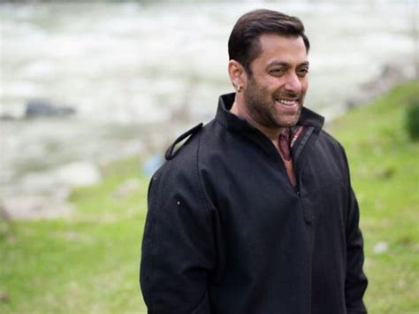 Watch Bollywood Star Salman Khan S Tiger 3 Teaser Unveils Explosive