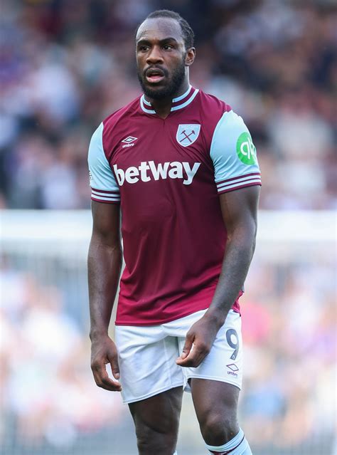 West Ham Michail Antonio Undergoes Surgery On Lower Limb Fracture