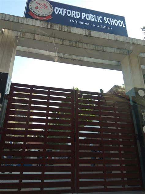 Oxford Public School Mahatma Gandhi Marg Nehru Nagar Opp Block 4