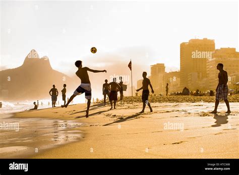 Rio De Janeiro Brazil April 24 2015 Carioca Brazilians Playing