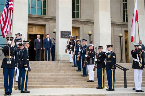 Mattis Welcomes Polish Defense Minister To Pentagon U S Department Of Defense Defense