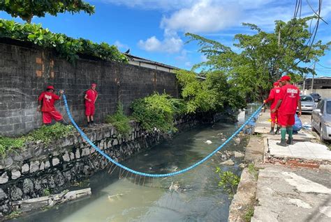 Canais Do Recife Ter O Dez Ecobarreiras Para Reten O E Coleta De Lixo