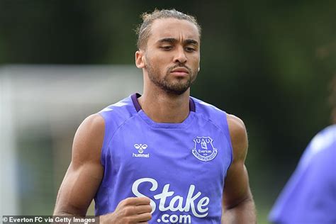 Everton Striker Dominic Calvert Lewin Could Miss Four To Six Weeks