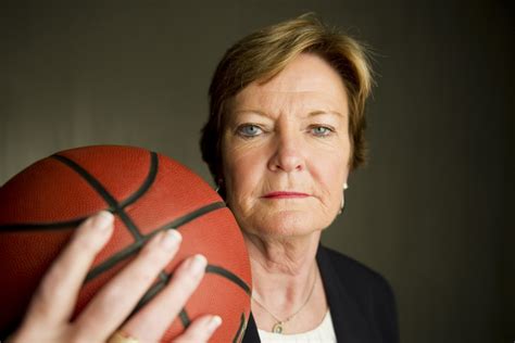 ESPN hails Pat Summitt - ESPN Front Row