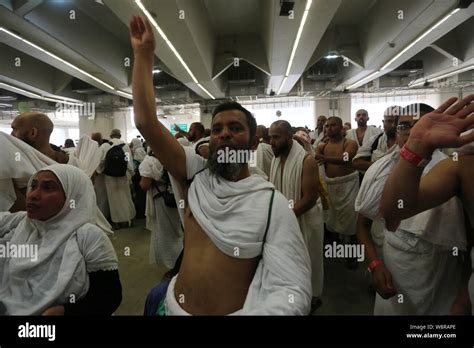 Mecca Mecca Saudi Arabia Th Aug Muslim Pilgrims Throw