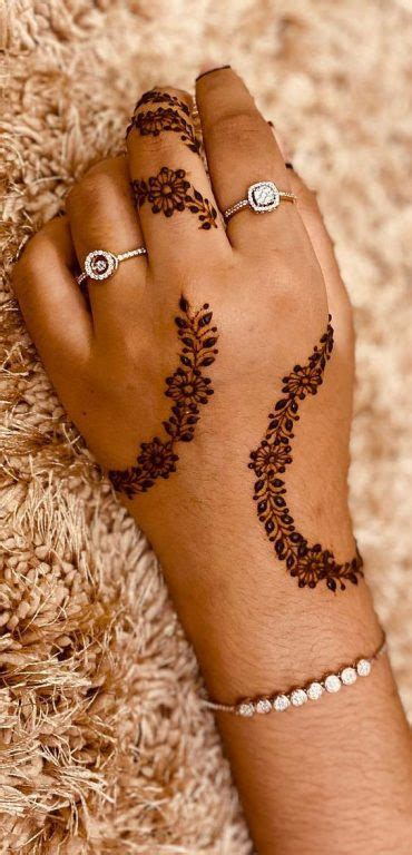 Timeless Henna Ideas For Stylish Expressions Whimsical Floral Vines