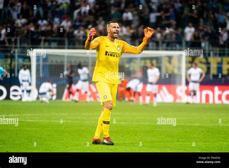 Samir Handanovi Inter Milan Celebrates During The Uefa Champions