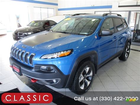 Hydro Blue Pearl Jeep Cherokee Trailhawk X Photo