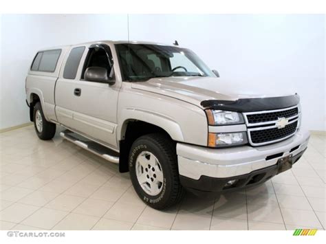 2006 Silver Birch Metallic Chevrolet Silverado 1500 Z71 Extended Cab 4x4 53280153 Photo 10