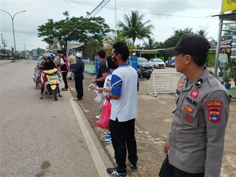 Tepat Di Hut Bhayangkara Ke Polsek Satui Bagikan Nasi Bungkus