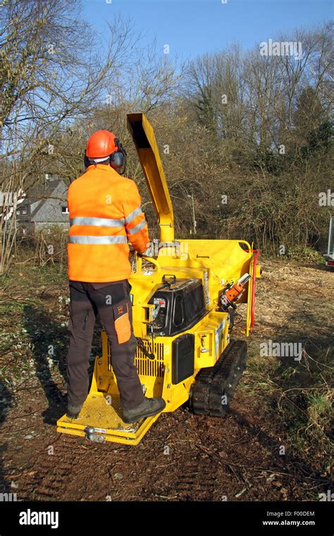 Tree Cutting Machine Hi Res Stock Photography And Images Alamy