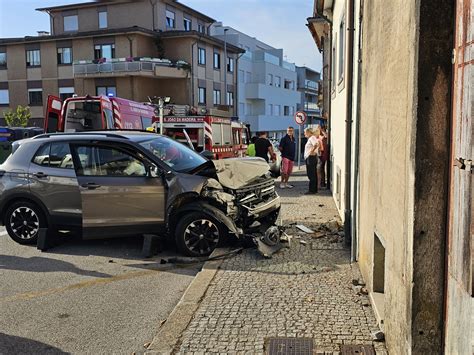 Despiste Provoca Dois Feridos Em S O Jo O Da Madeira