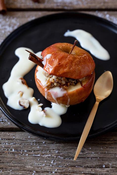 Bratapfel klassisch mit Marzipan Füllung Rezept Sweets Lifestyle