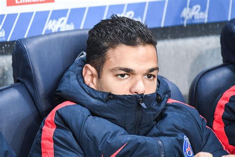 Foot PSG PSG Sa Maison C Est Le Banc De Touche Ben Arfa En