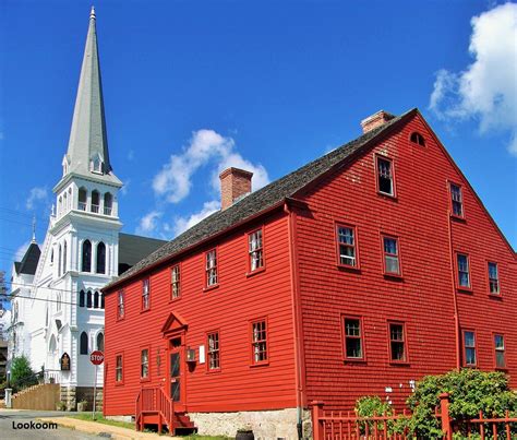 Lunenburg, Nova Scotia, Canada – Lookoom