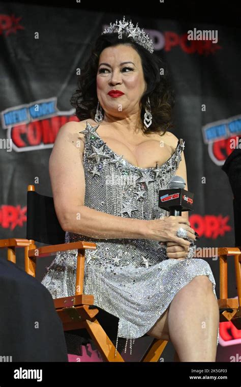 Jennifer Tilly Onstage At “chucky” Season 2 Cast Conversation And Exclusive Sneak Peek Panel