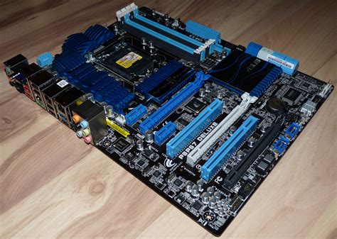 ASUS P8P67 Deluxe (Intel P67) – Hartware