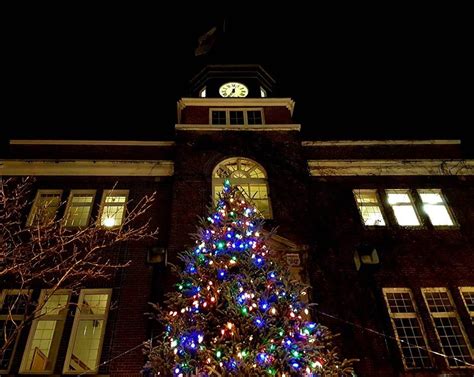 Tree Lighting Ceremony And Customer Appreciation Crawl Huntsville Adventures Visit Huntsville