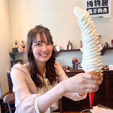 相場詩織さんのインスタグラム写真 相場詩織instagram「【驚きの高さのソフトクリーム🍦 】﻿ ﻿ 秋田に来たら是非挑戦して