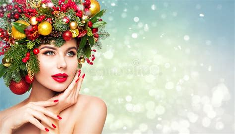 Christmas Woman Face Beauty Makeup Wreath Hairstyle Fashion Model