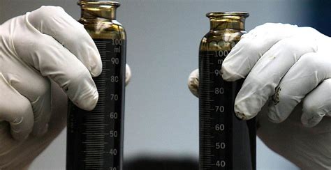 Ціни на нафту падають через ознаки нової хвилі COVID-19 і рекордних ...