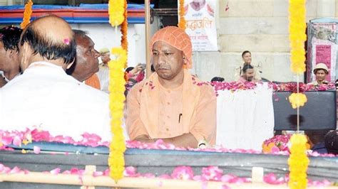 Bjp Trailing In 59 Of Heartland Seats Yogi Adityanath Campaigned In