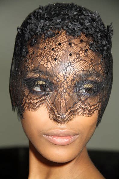Vera Lila Lace Face