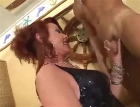 Hot Redheaded Crown Giving Her Pussy To Naughty Guy Cnn Amador