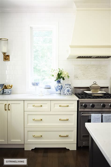 White Kitchens With Brass Hardware Atelier Yuwa Ciao Jp