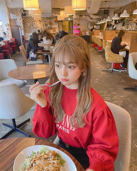 古澤里紗さんのインスタグラム写真 古澤里紗instagram「いっぱいたべる🤤♥️ 久しぶりにロングになったよっ 今日から