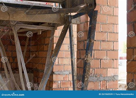 Reinforced Scaffolding For The Work Of Masons In The Construction Of