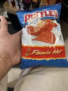 Ruffles Flamin Hot Flavored Potato Chips Oz Nutrition Information Innit