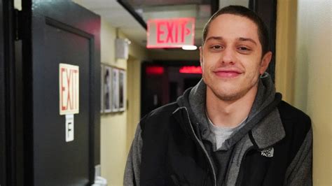 Pete Davidson Is Terrified To Host Saturday Night Live That Show Is