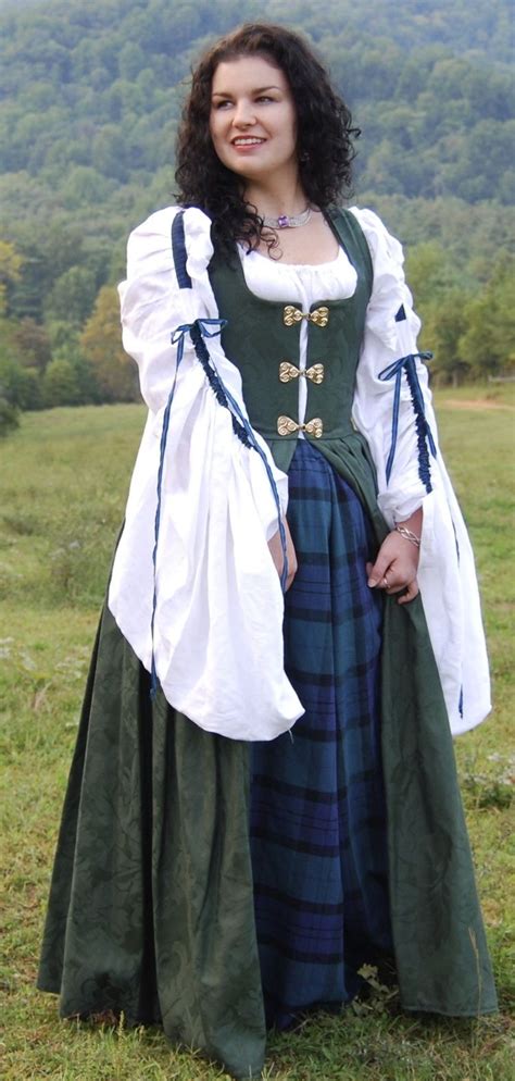 Love This Scottish Costume Irish Costumes Scottish Dress Celtic