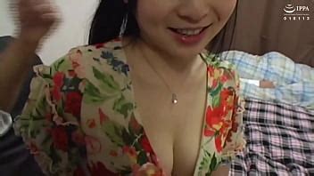 Un ama de casa follada cerca de su marido Parte Ver más https bit ly Raptor Xvideos