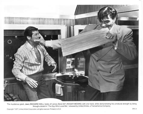 Richard Kiel Dies At 74 Actor Played Jaws In Bond Movies Los Angeles Times