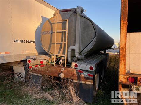 1980 Heil 9000 gal T/A Tanker Trailer in Newton, Illinois, United ...